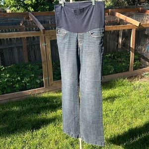 Patch Maternity Jeans • Medium